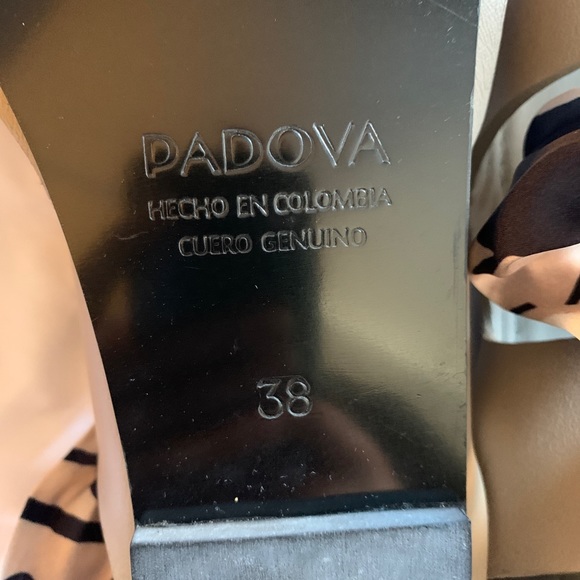 Sandals - Picture 3 of 3